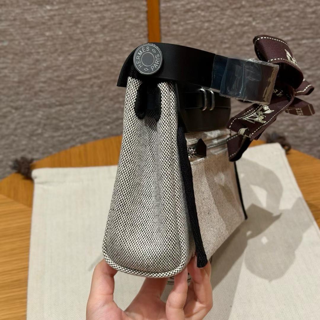 Hermès Herbag Zip 20 Shoulderpack view 4