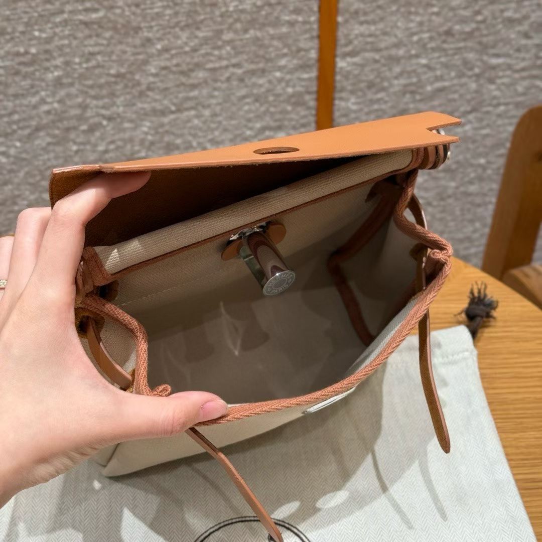 Hermès Herbag Zip 20 Shoulderpack view 6