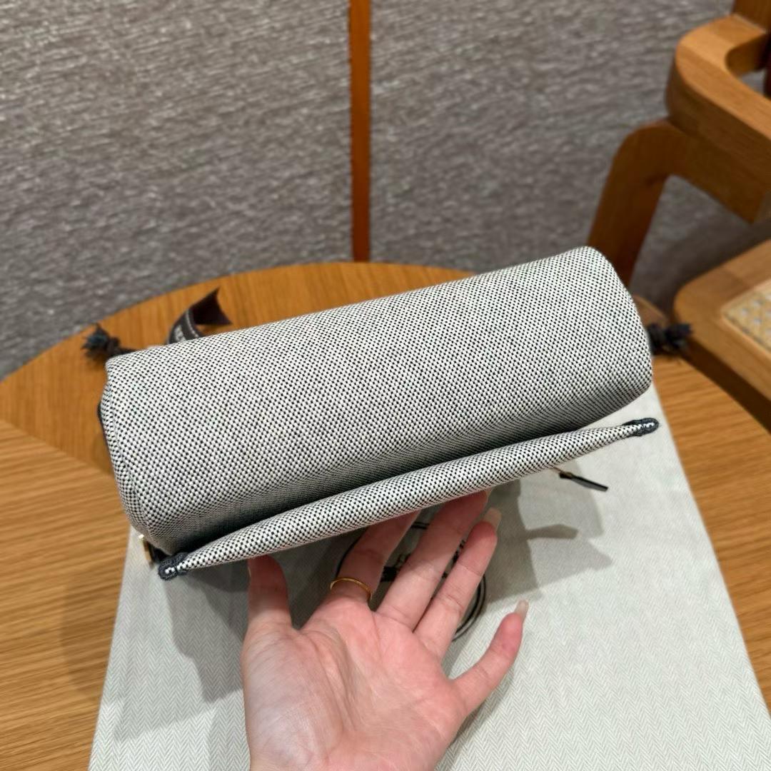 Hermès Herbag Zip 20 Shoulderpack view 4