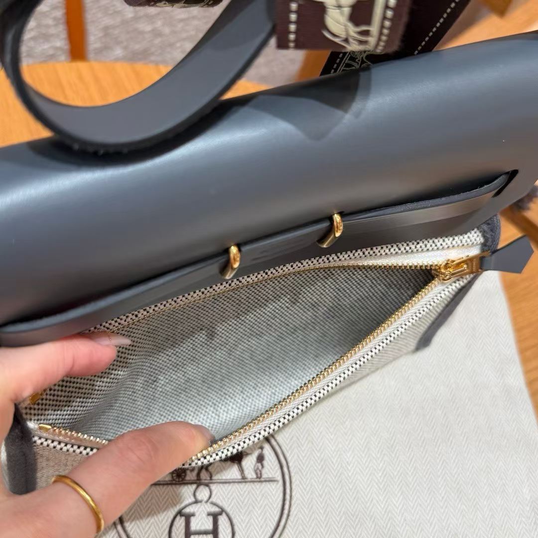 Hermès Herbag Zip 20 Shoulderpack view 9