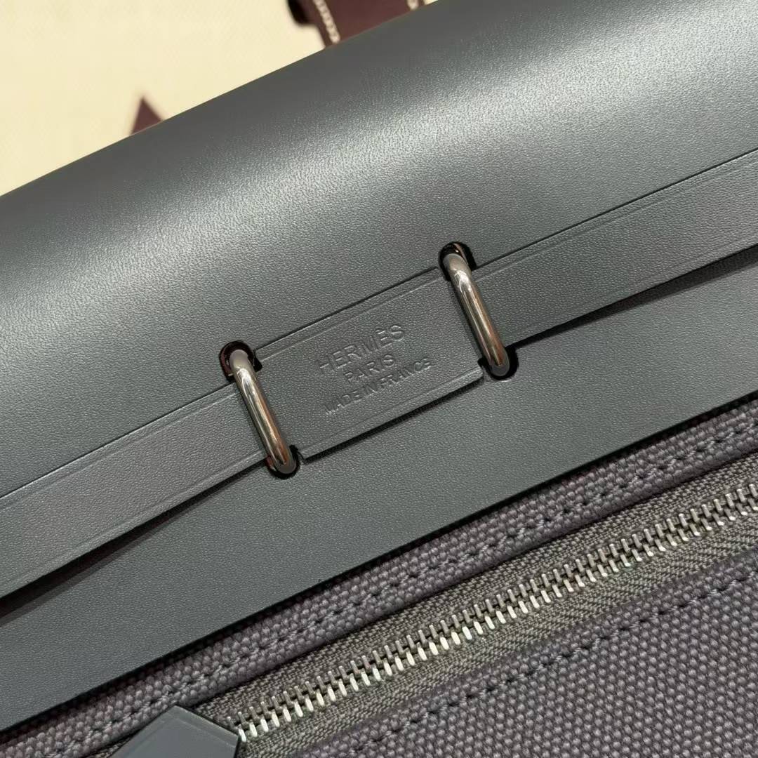 Hermès Herbag Zip 20 Shoulderpack view 8