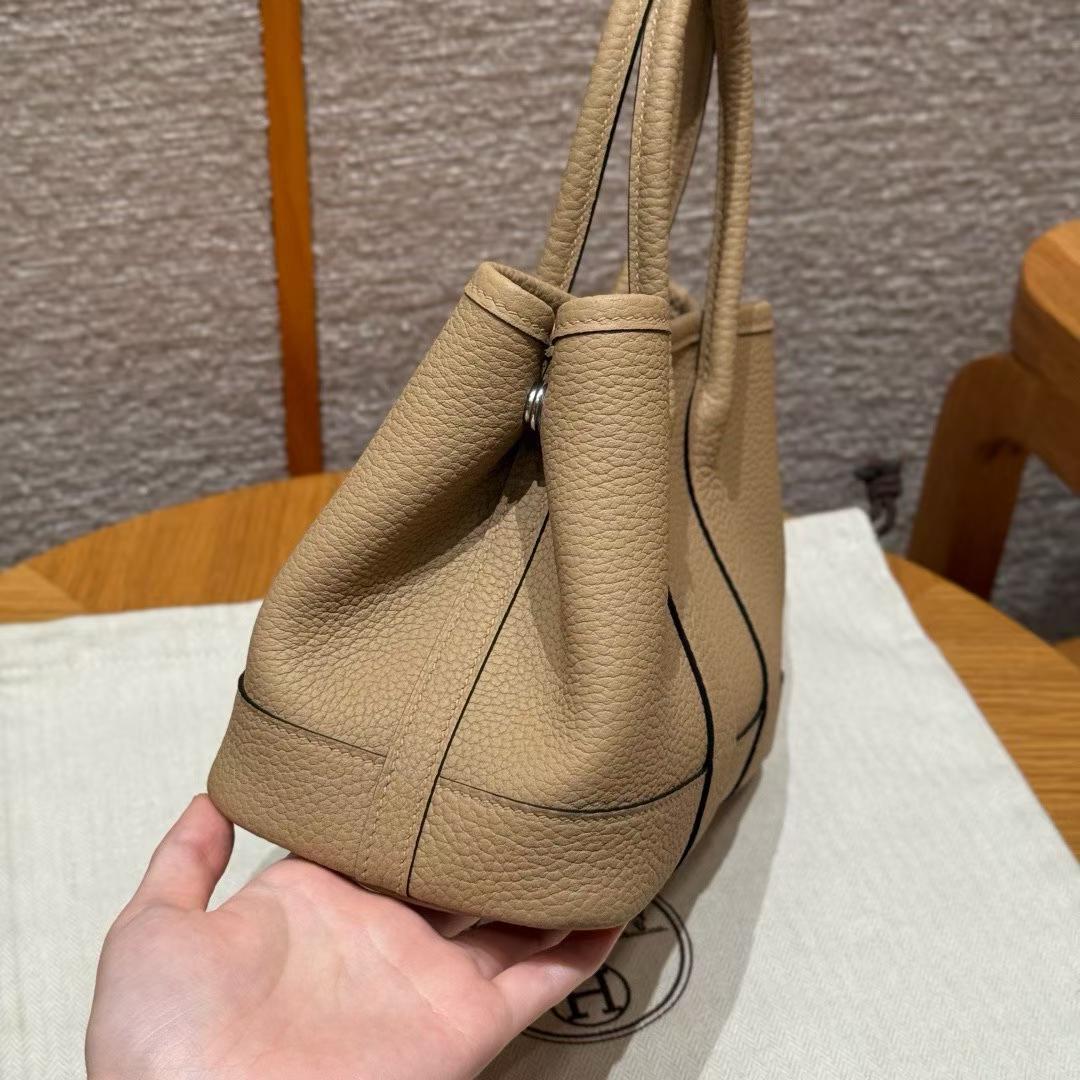 Hermès Neo Garden 23 Handbag view 2