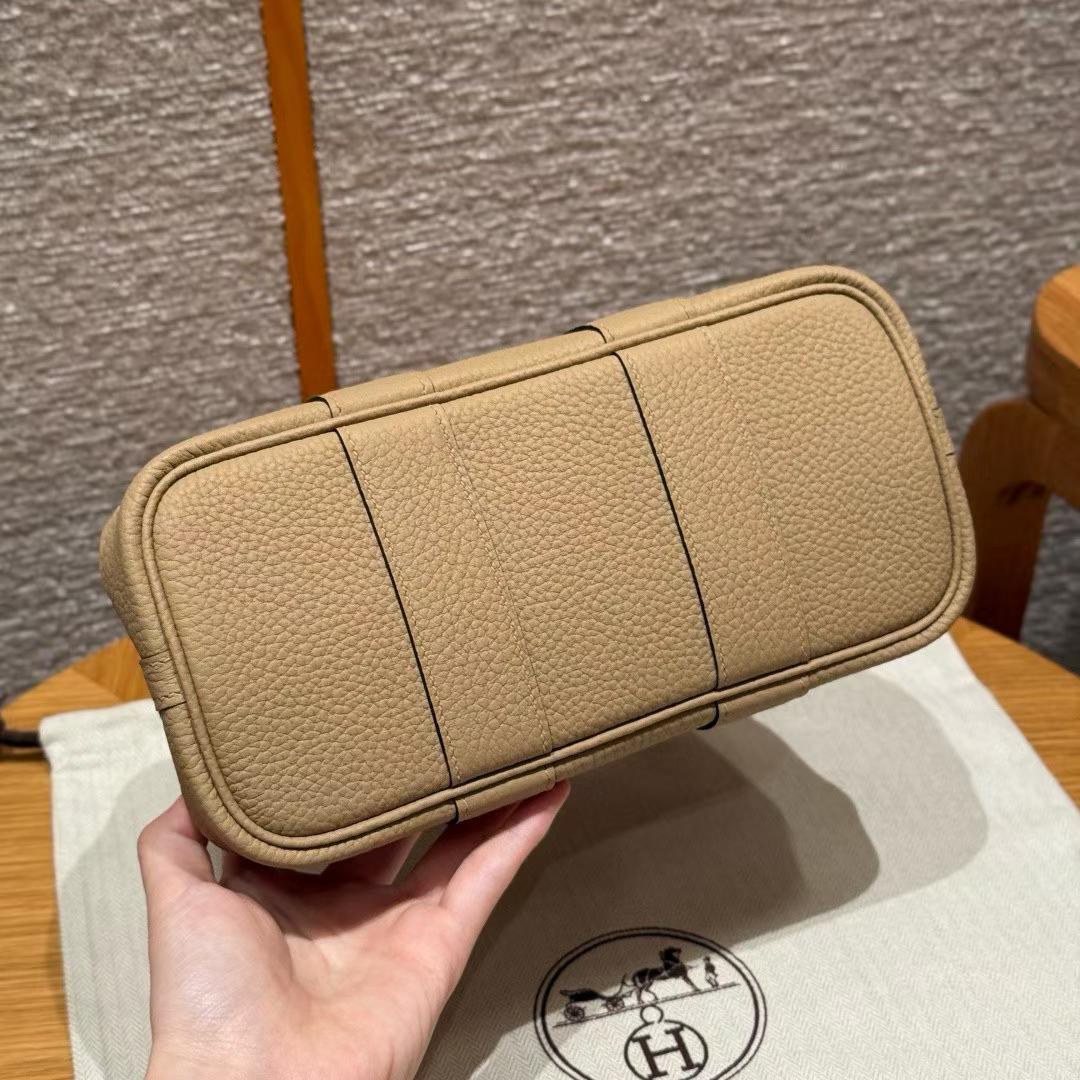 Hermès Neo Garden 23 Handbag view 3