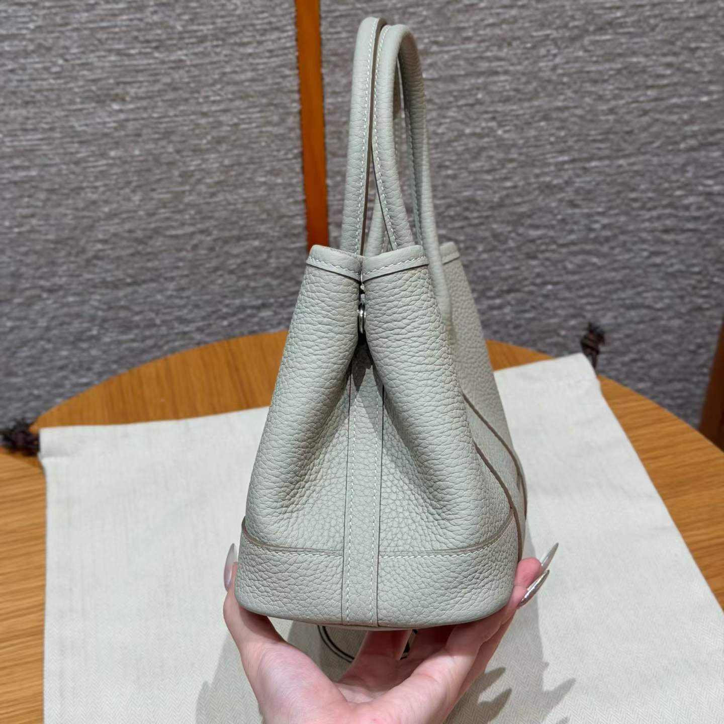 Hermès Neo Garden 23 Handbag view 2
