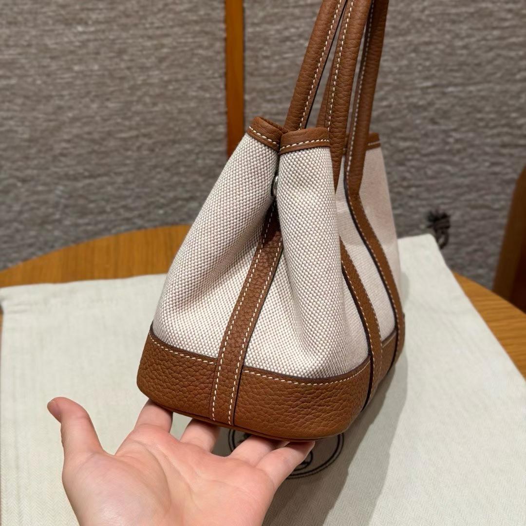 Hermès Neo Garden 23 Handbag view 2