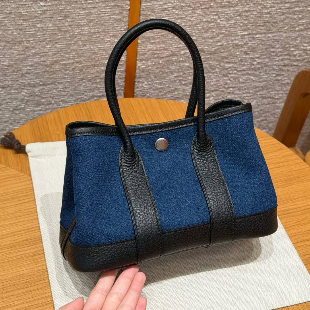 Hermès Neo Garden 23 Handbag view 2