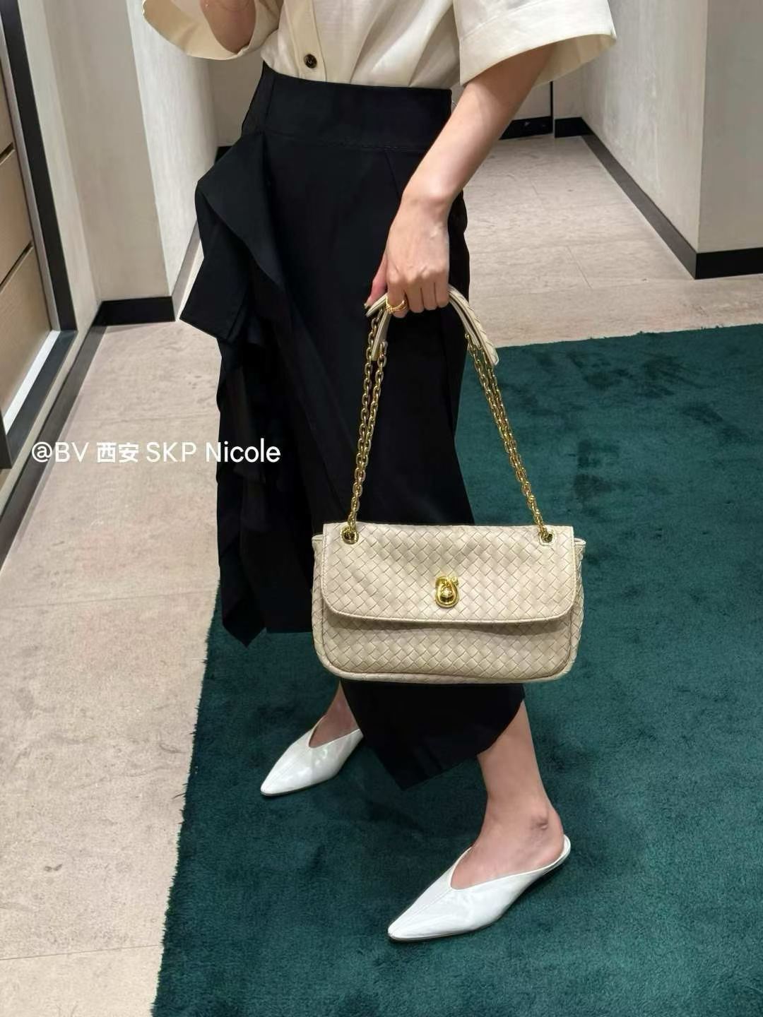 Bottega Veneta Madison view 2