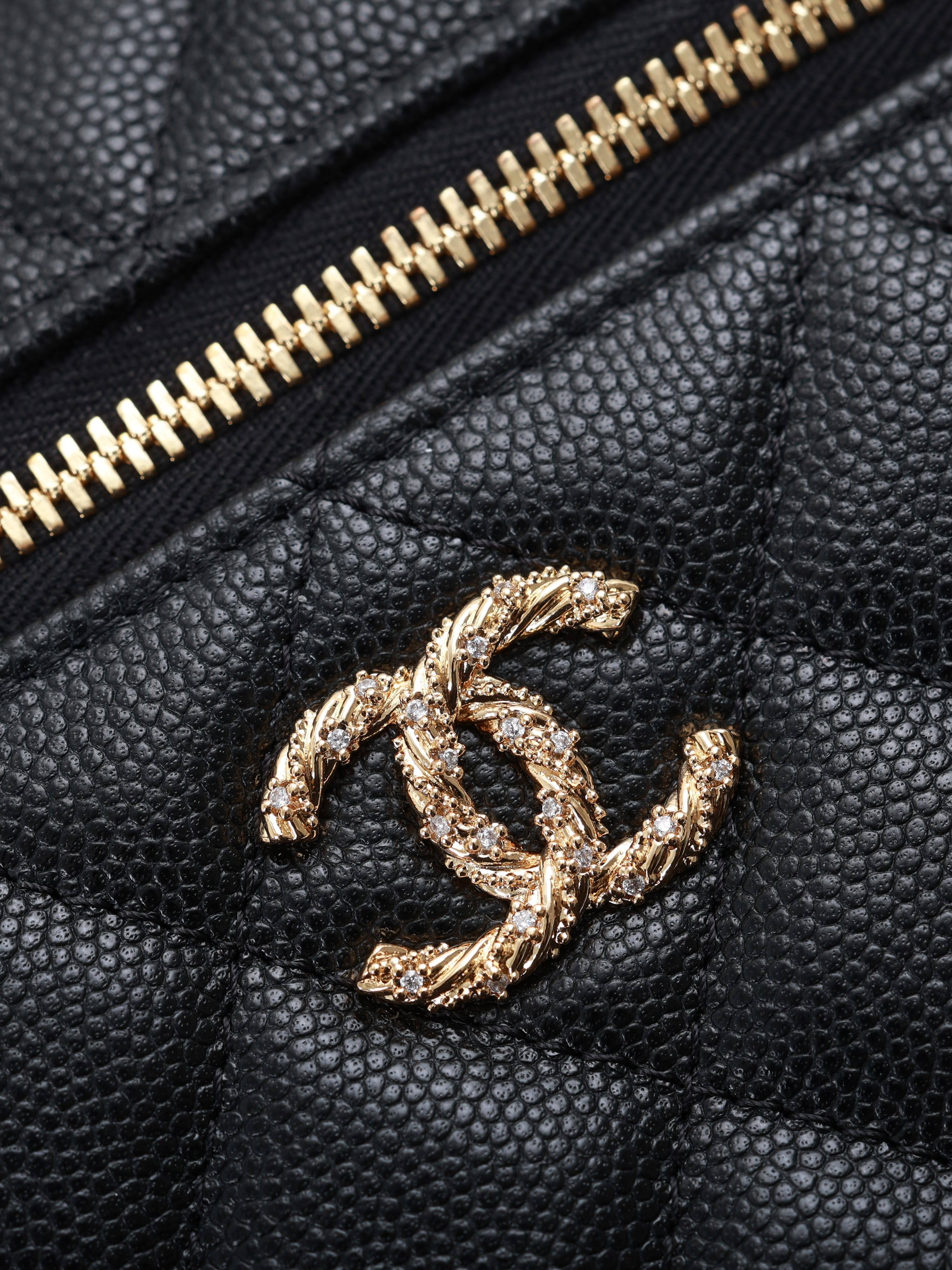Chanel Classic Vanity with Chain view 4