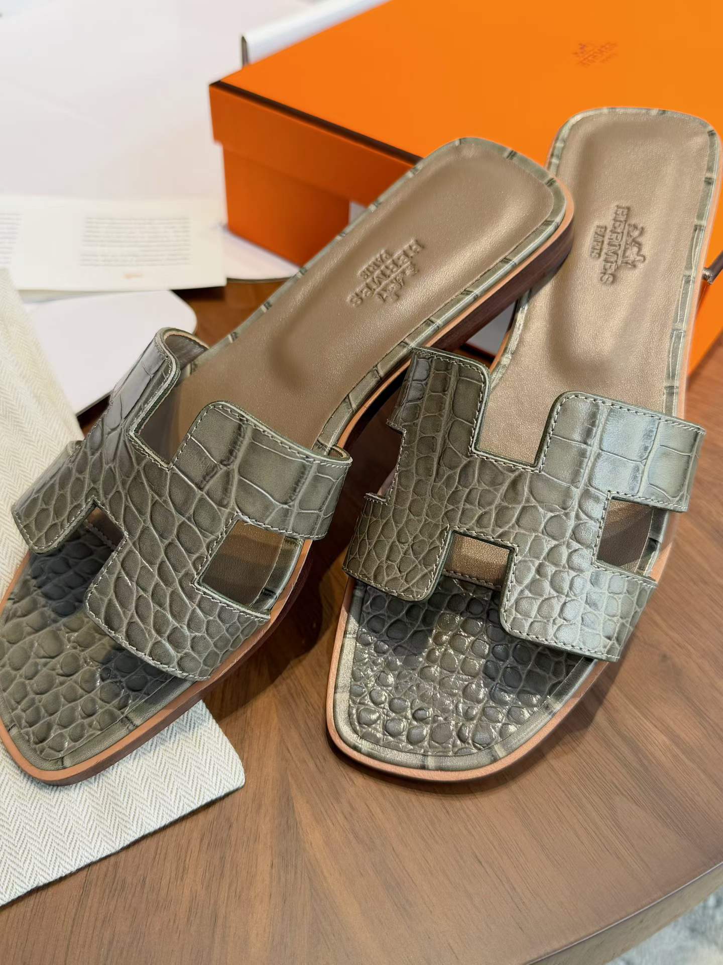 Hermès Slippers view 4
