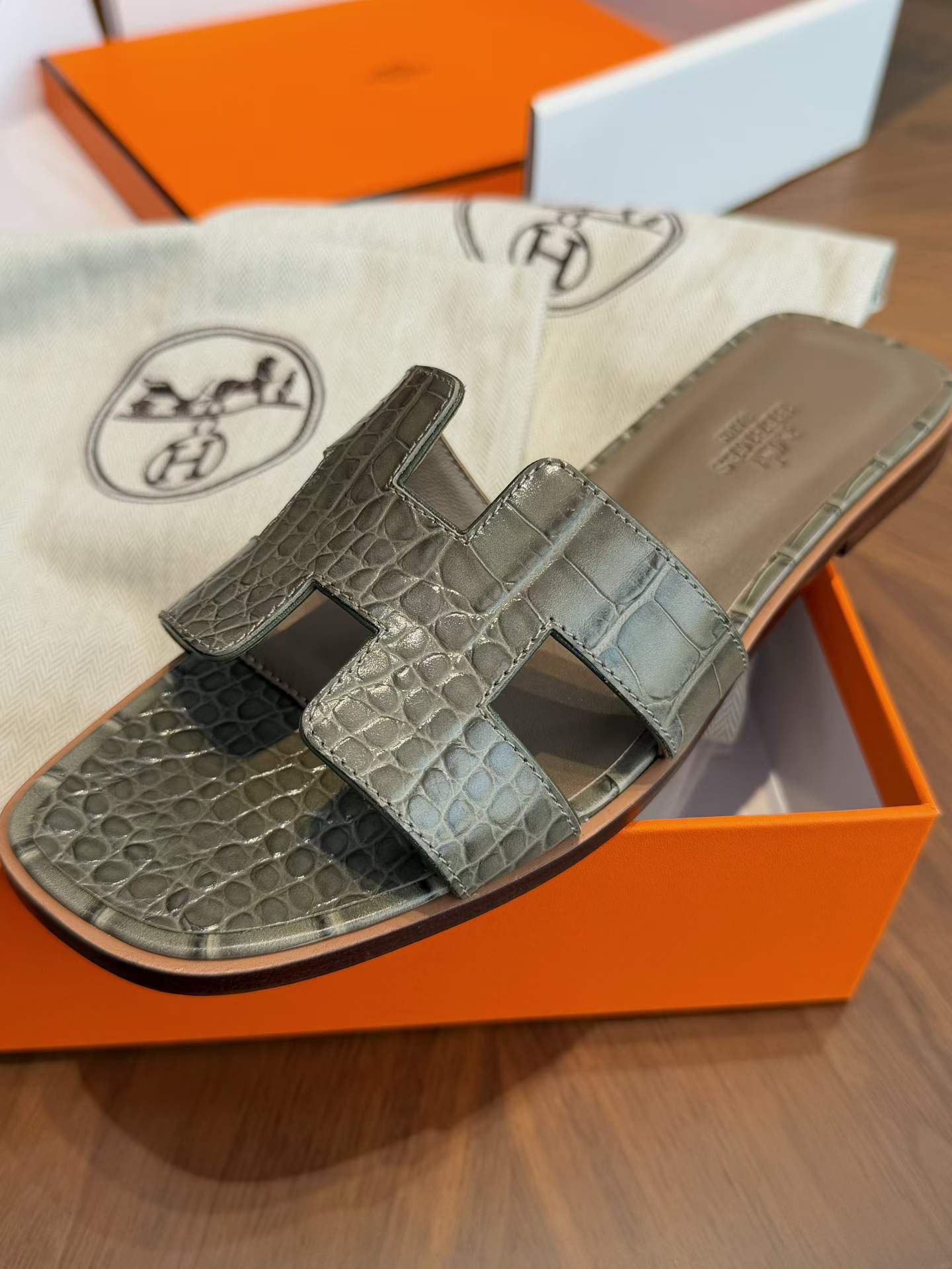 Hermès Slippers view 6