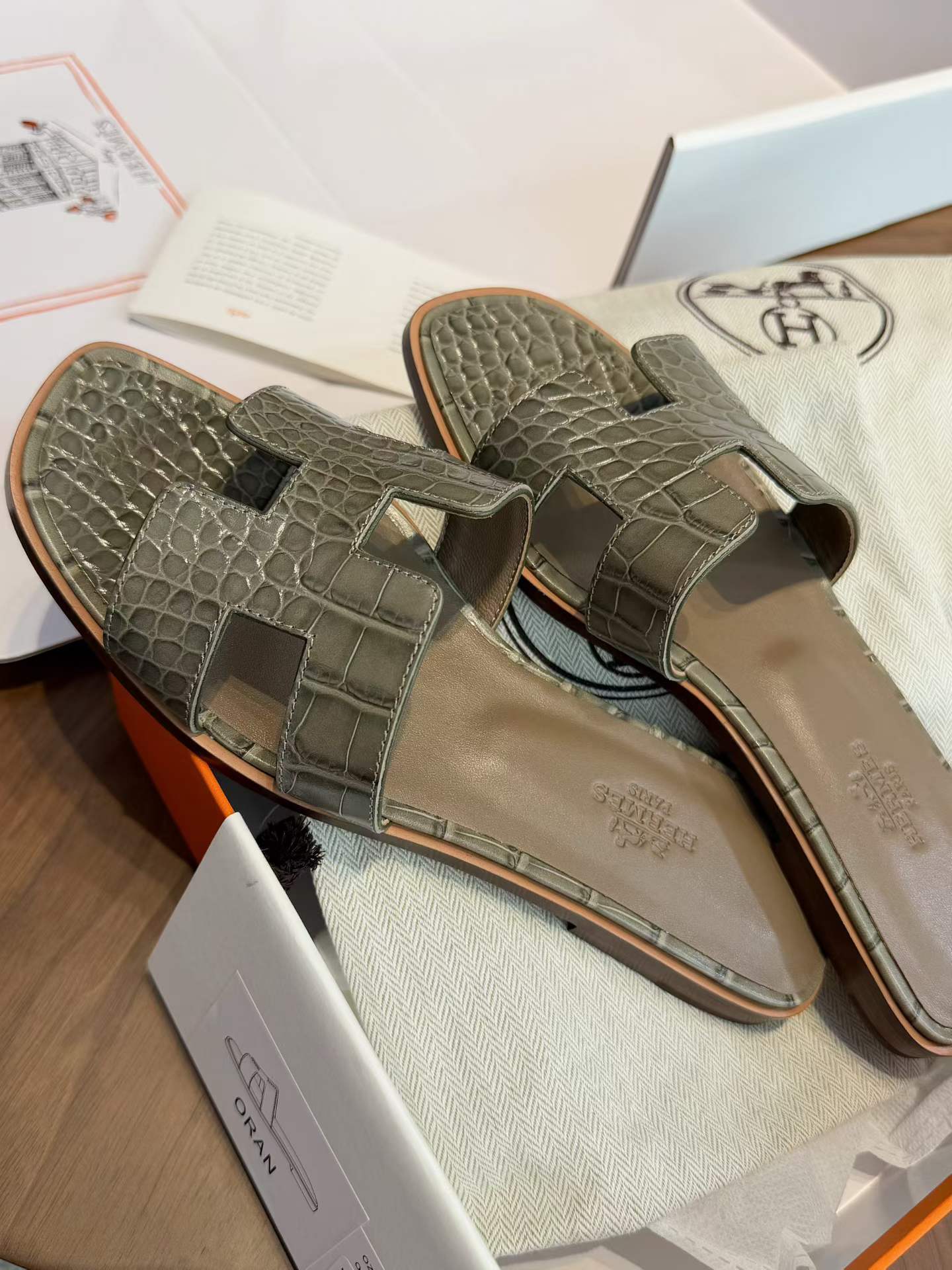 Hermès Slippers view 7