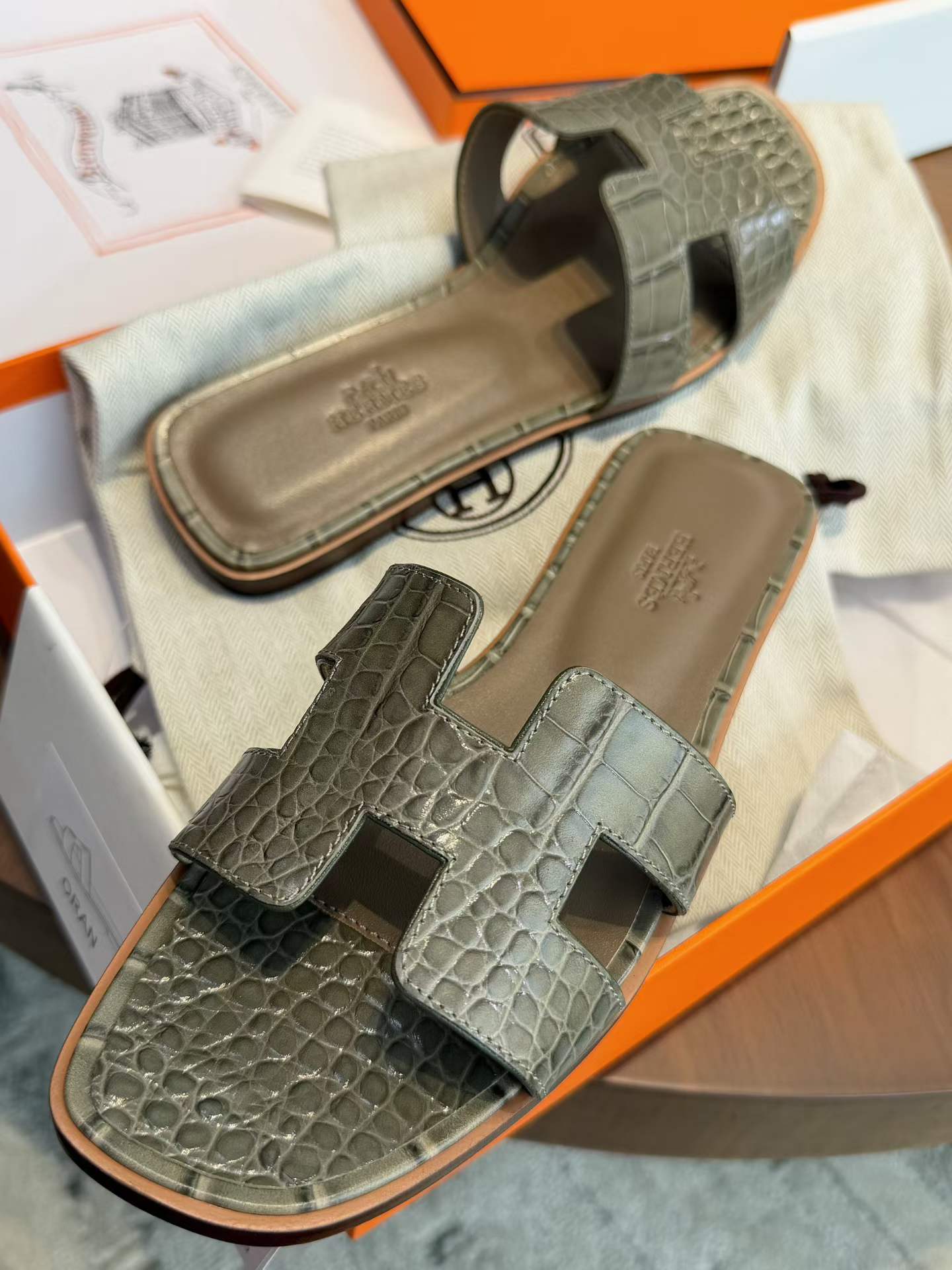 Hermès Slippers view 8