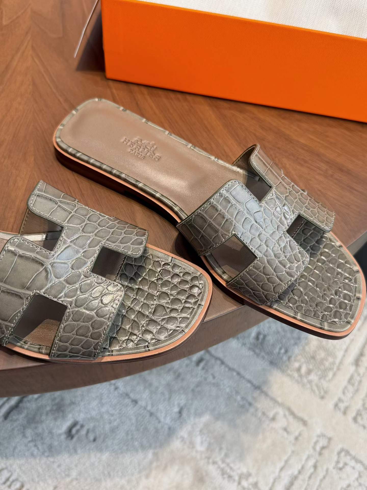 Hermès Slippers view 9