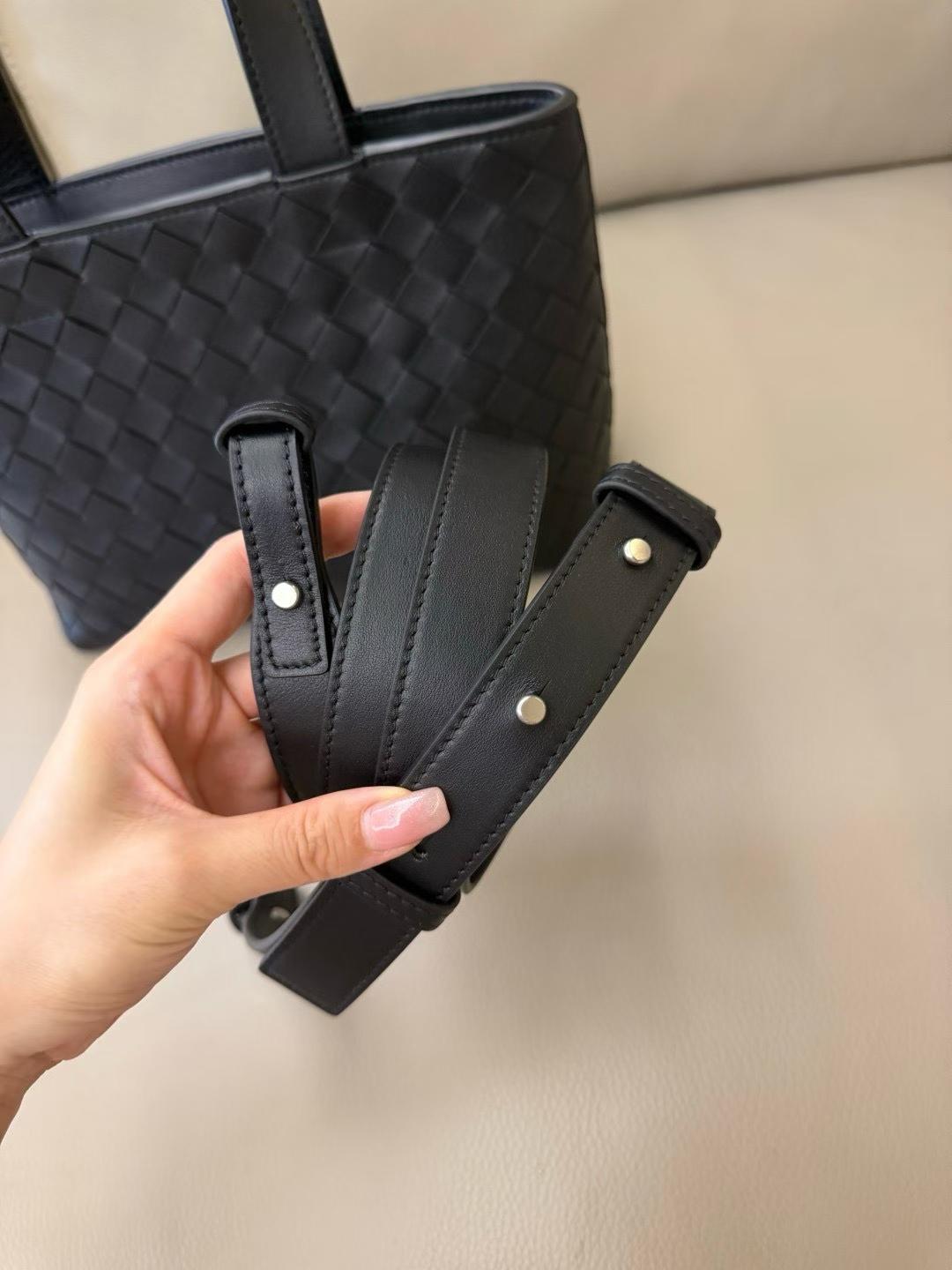 Bottega Veneta Mini Zipped Tote view 9