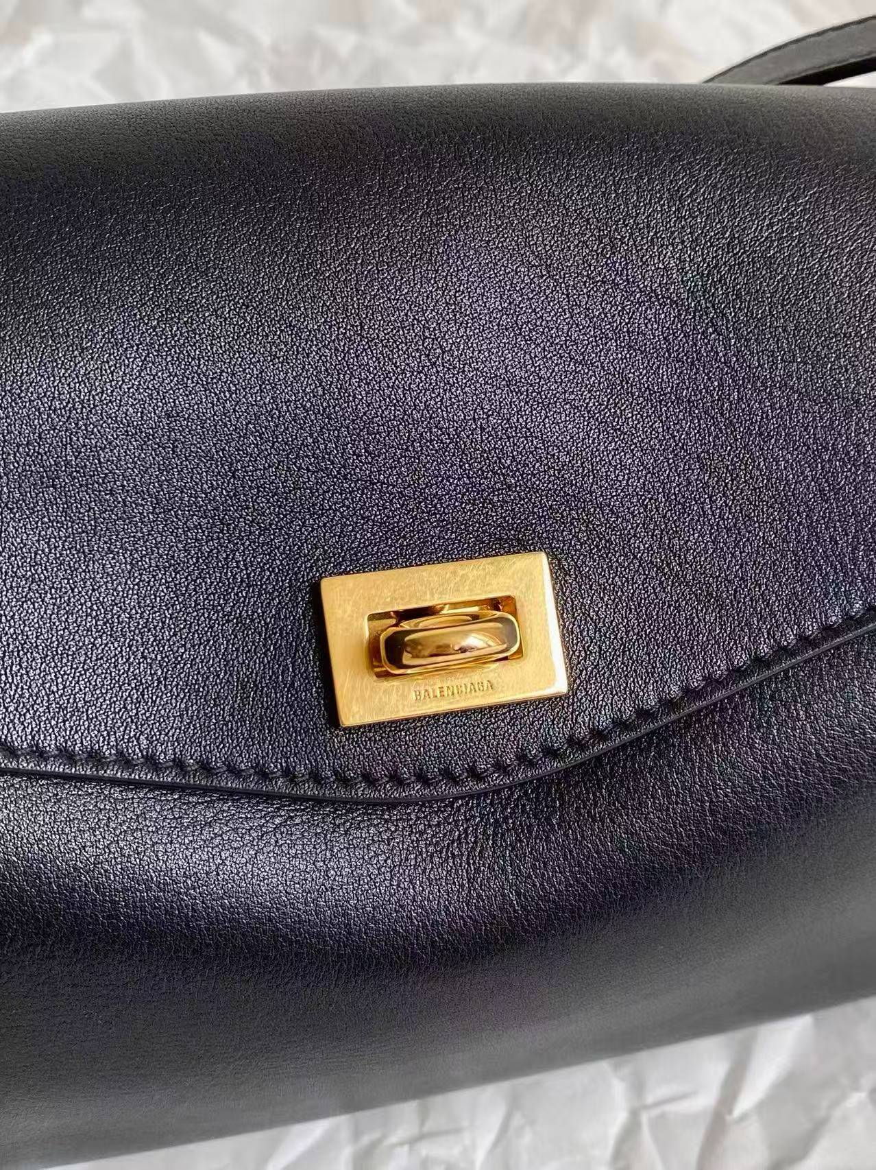 Balenciaga LE 7 Medium shoulder bag view 4