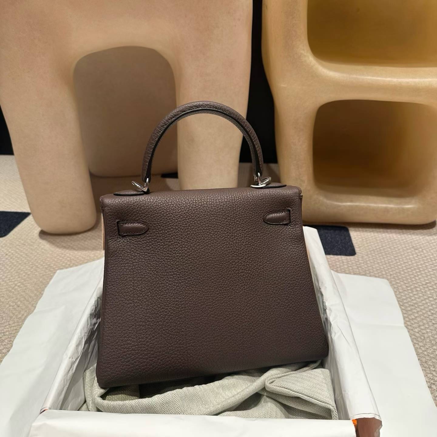 Hermès Kelly 25cm Togo Ebony view 4