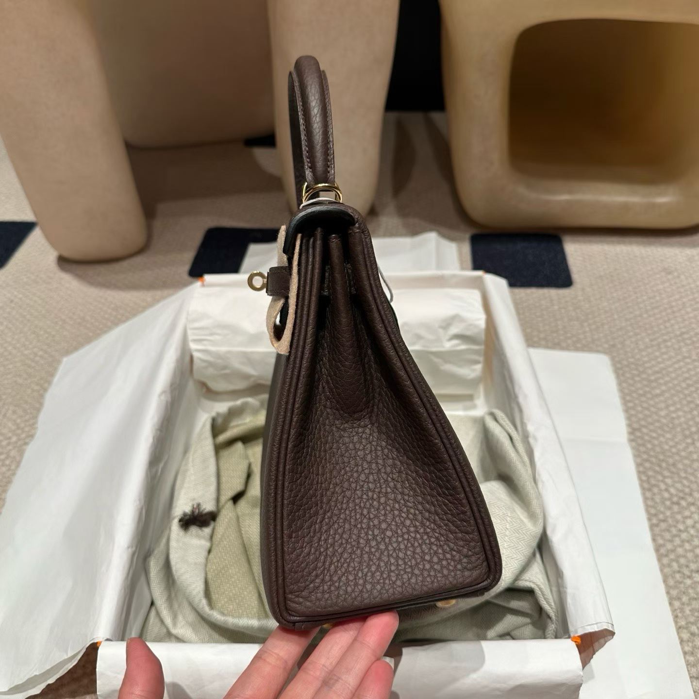 Hermès Kelly 25cm Togo Ebony view 6