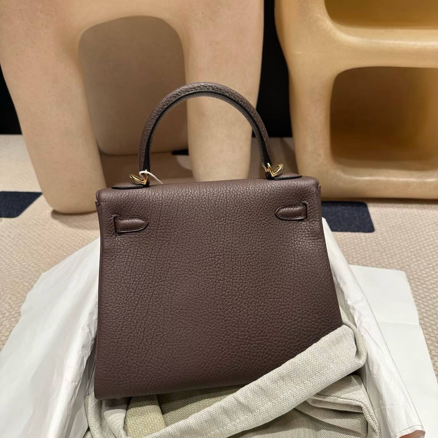 Hermès Kelly 25cm Togo Ebony view 8
