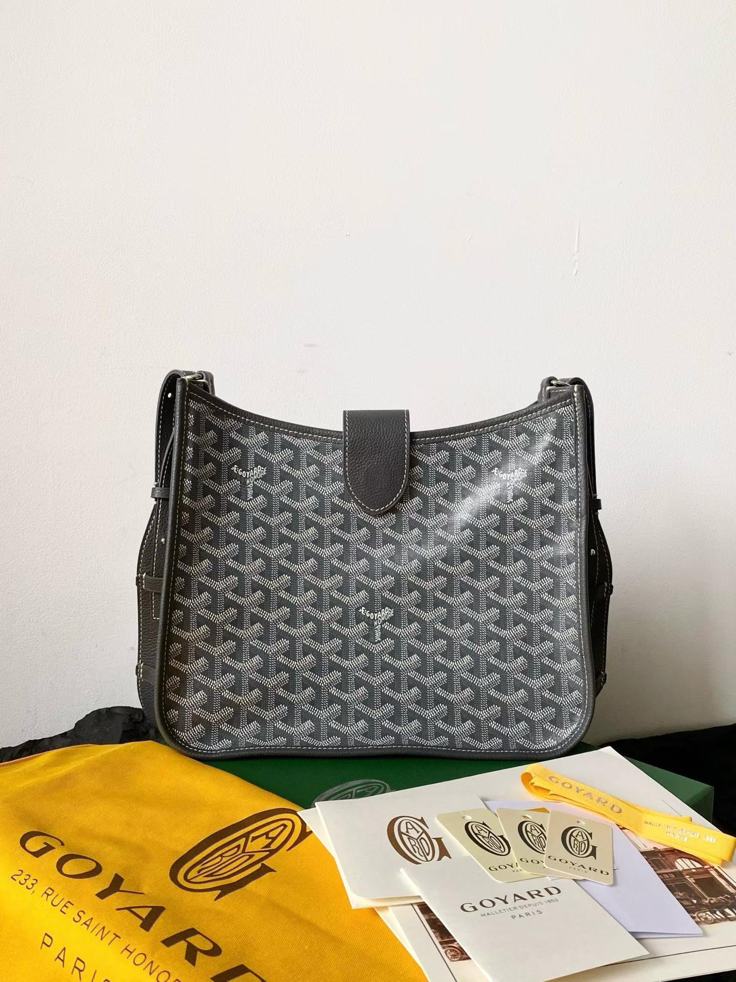 Goyard Musette bag view 3
