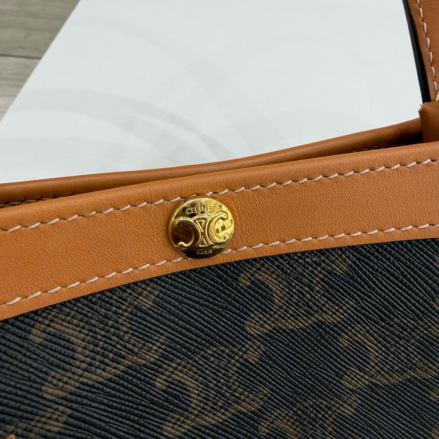 Celine FLAT SHOPPER IN Triomphe Canvas view 8