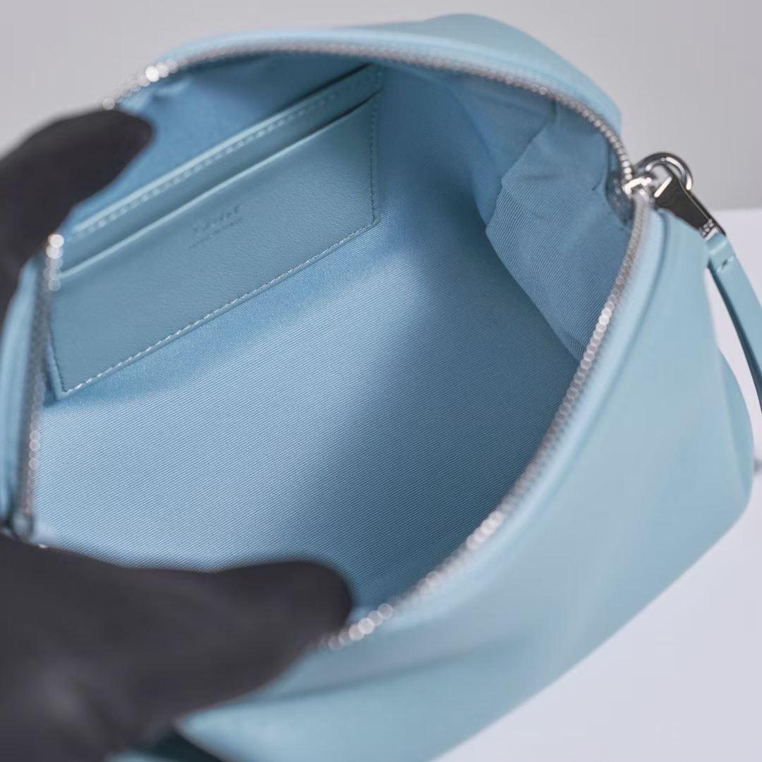 Dior Bow Pouch view 8