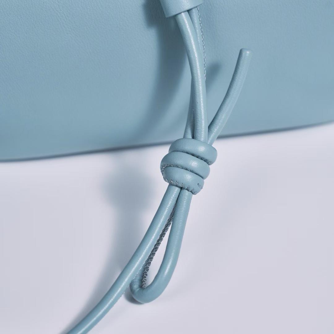 Dior Bow Pouch view 9