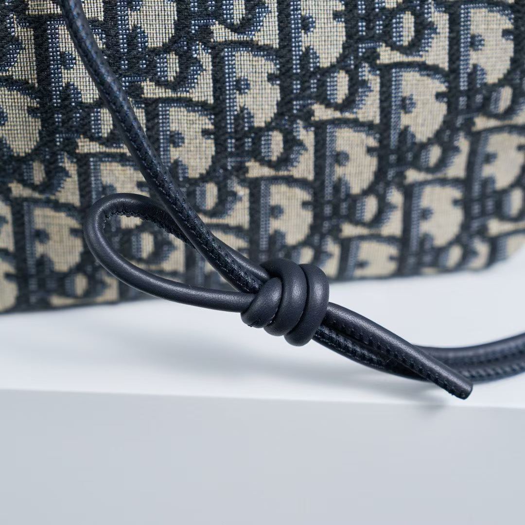 Dior Bow Pouch view 7