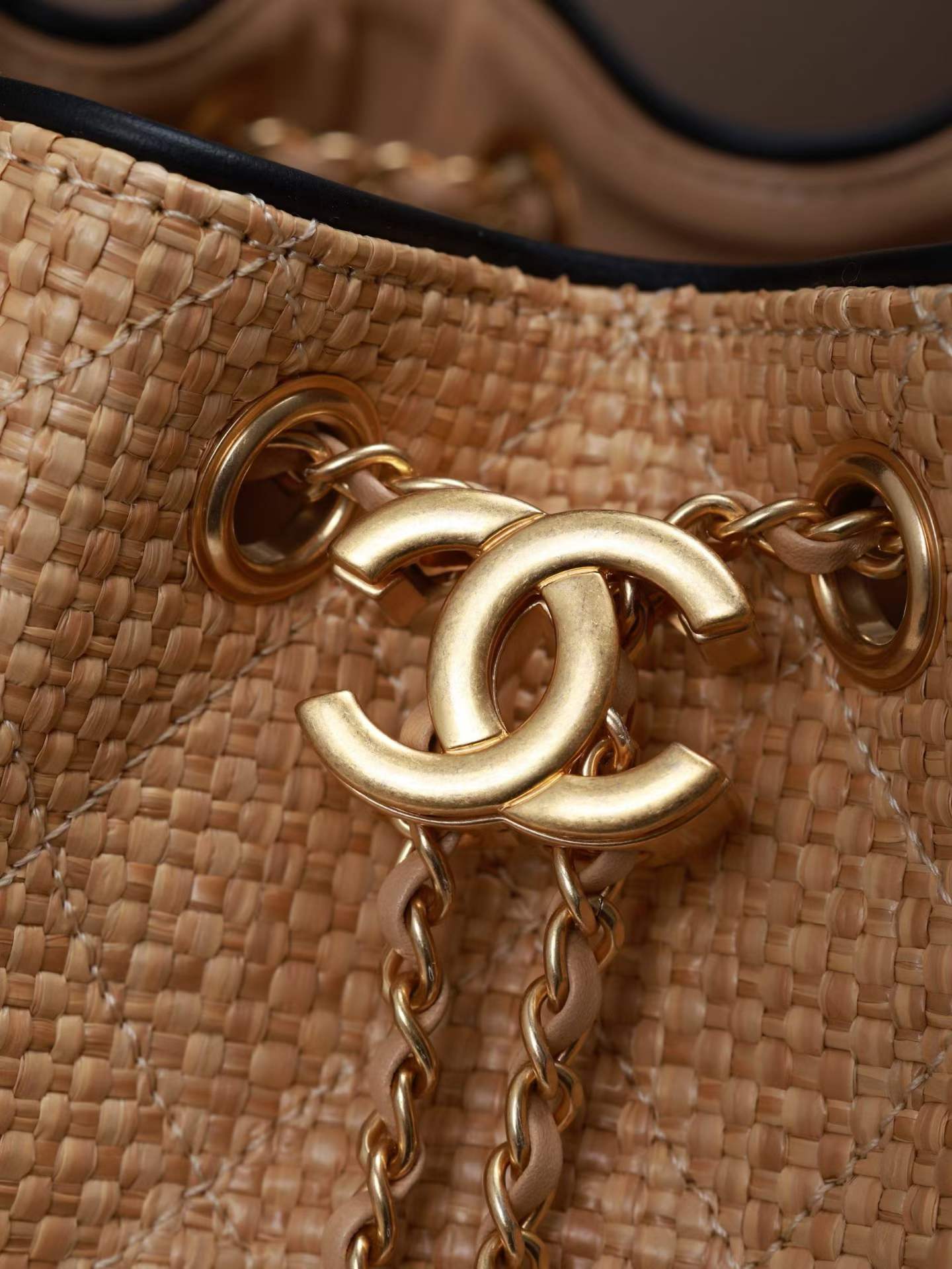 Chanel 25 Handbag view 4