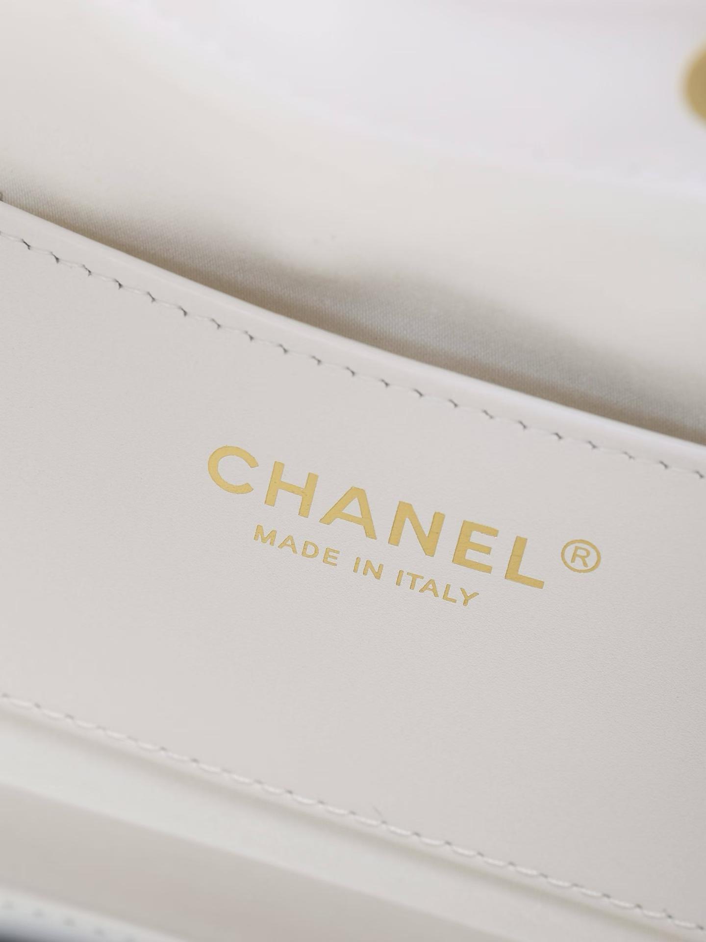 Chanel 25 Handbag view 9