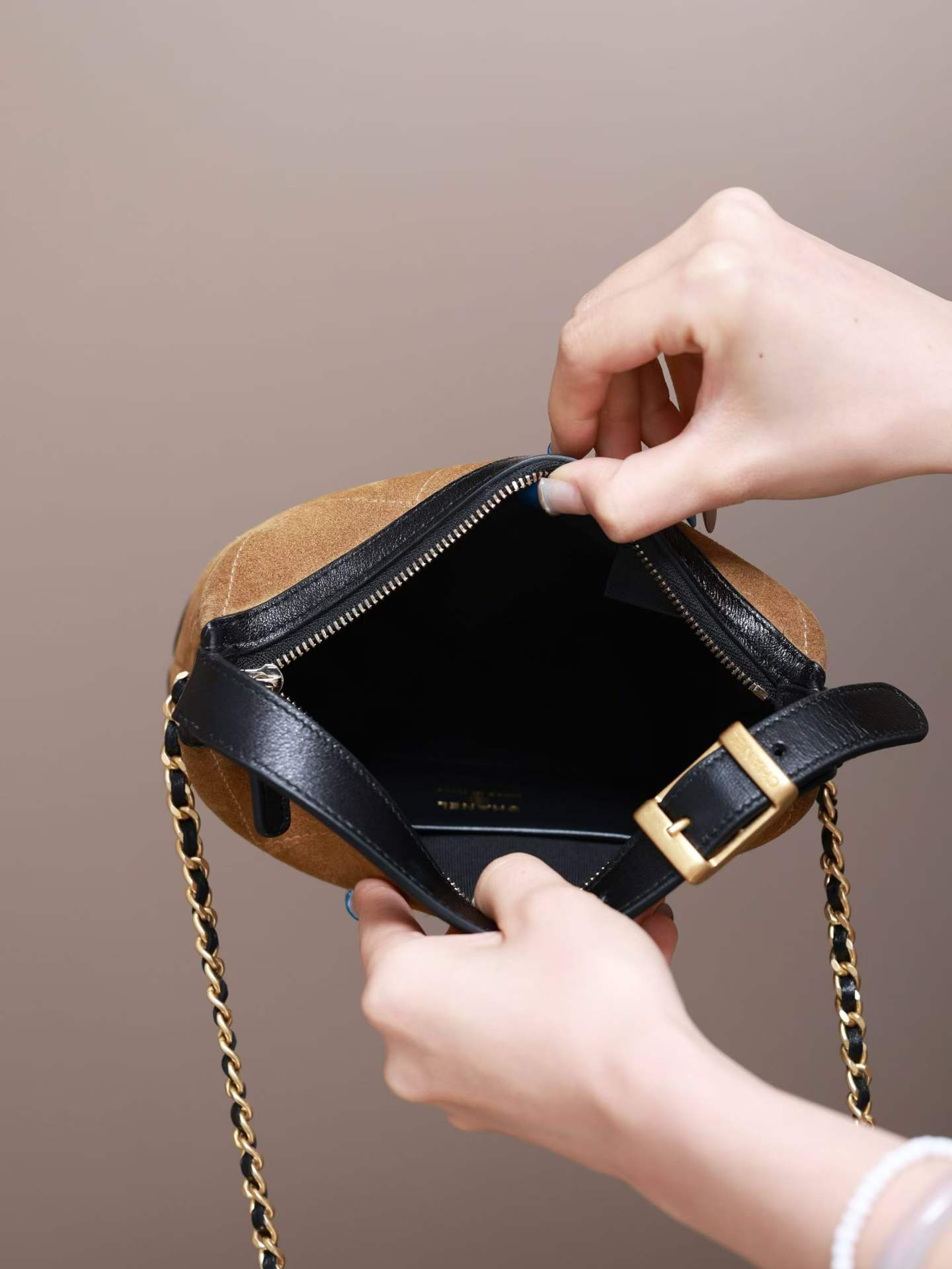 Chanel 26 Clutch with chain view 4