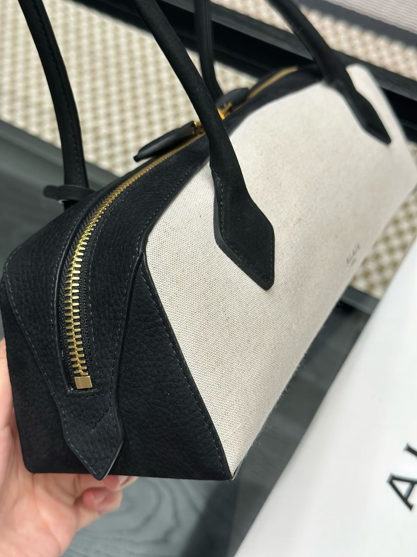 Alaïa Le Teckel Medium Bag In Canvas view 12