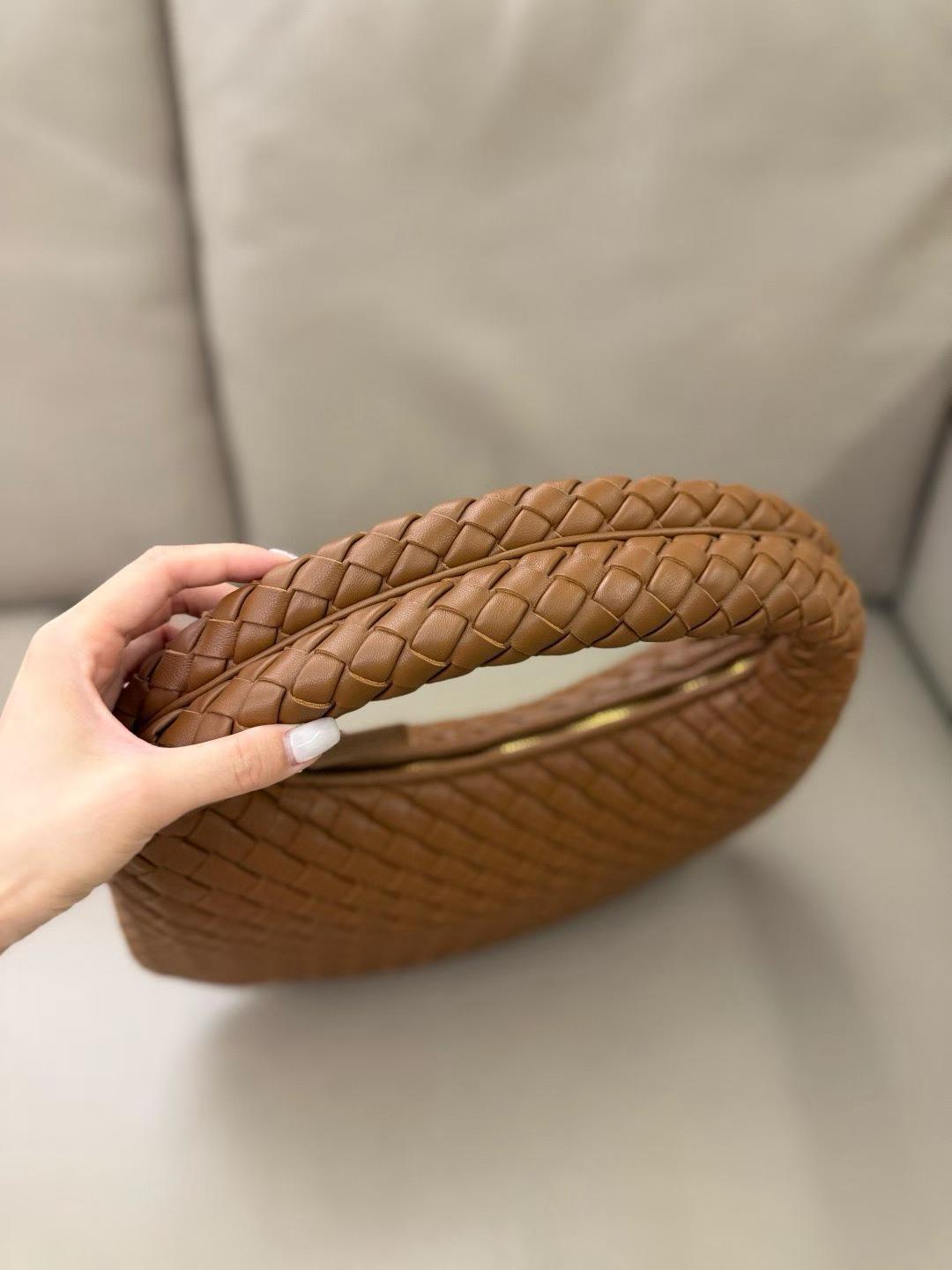 Bottega Veneta Veneta view 2