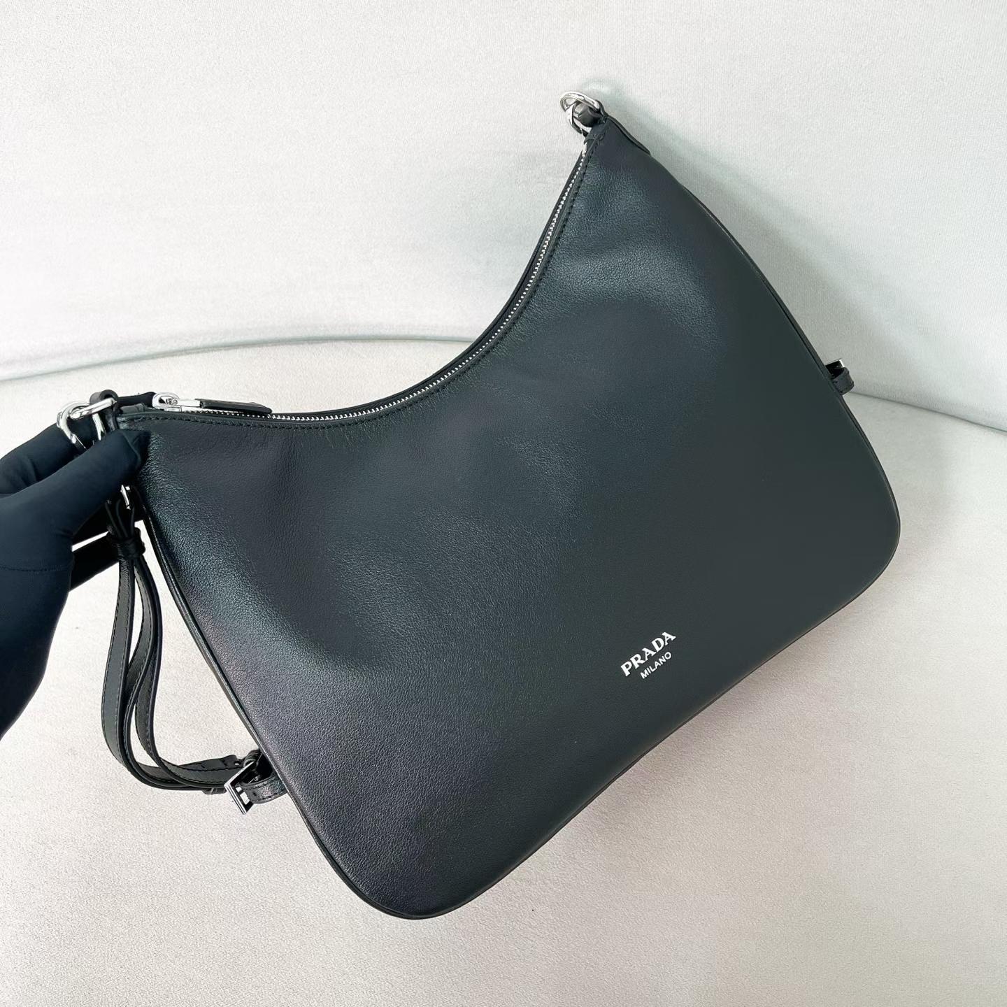 Prada Fold large leather shoulder bag view 11