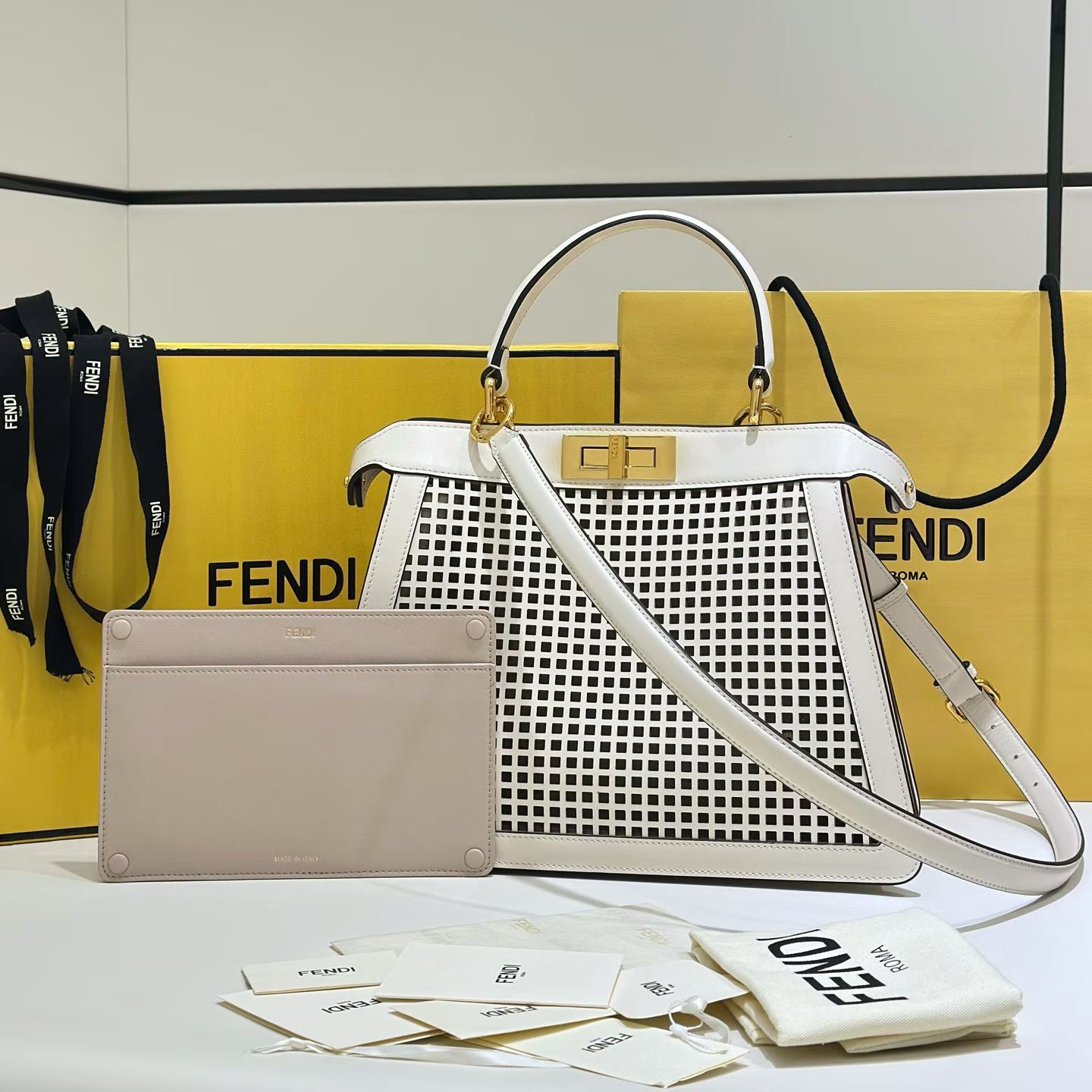 Fendi Peekaboo ISeeU Medium view 1