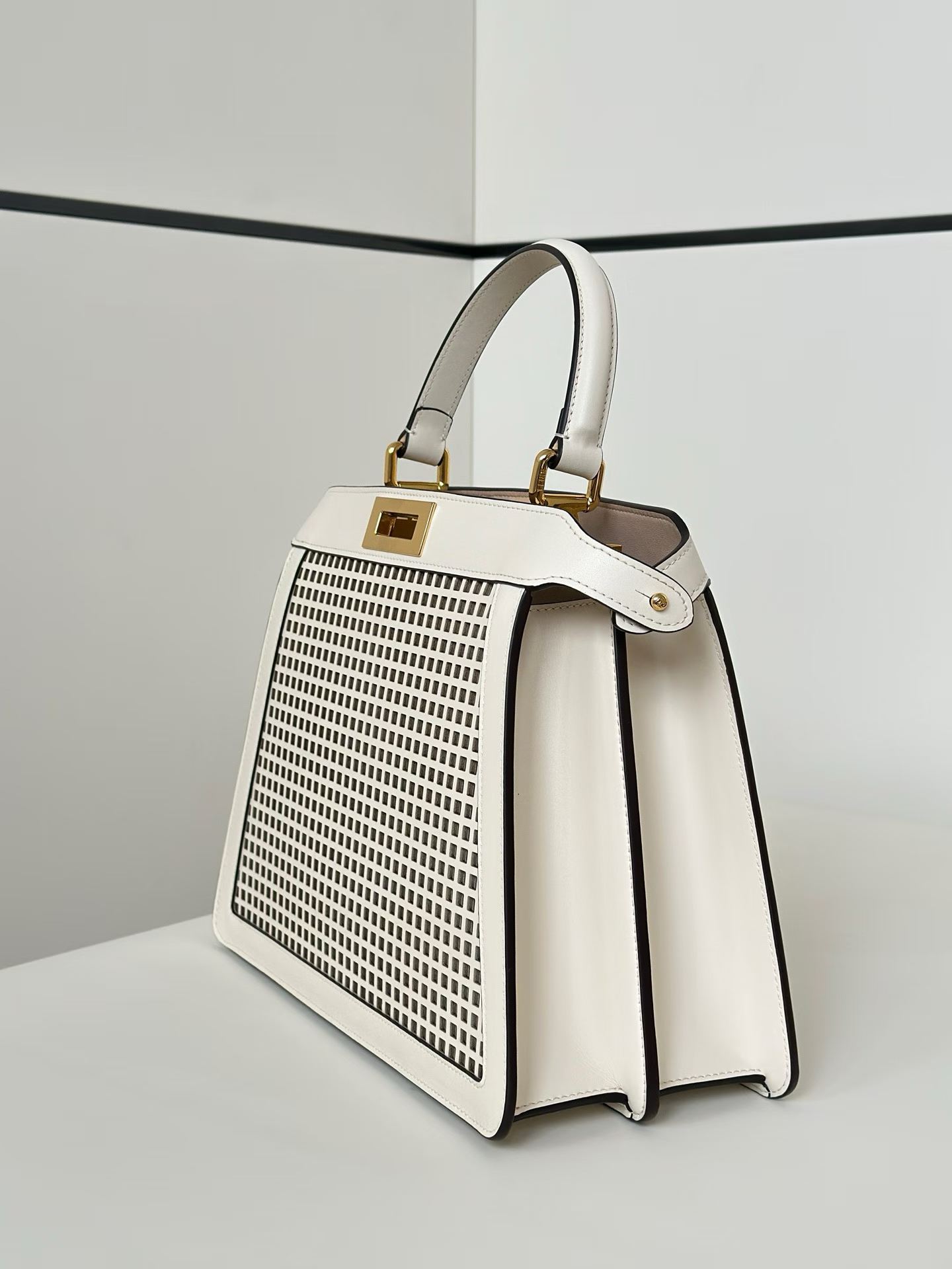 Fendi Peekaboo ISeeU Medium view 2