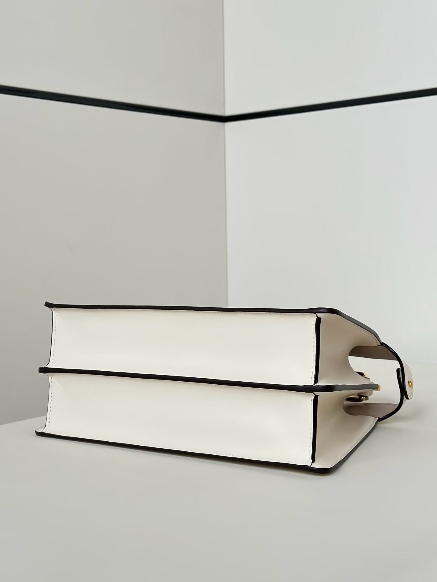 Fendi Peekaboo ISeeU Medium view 3