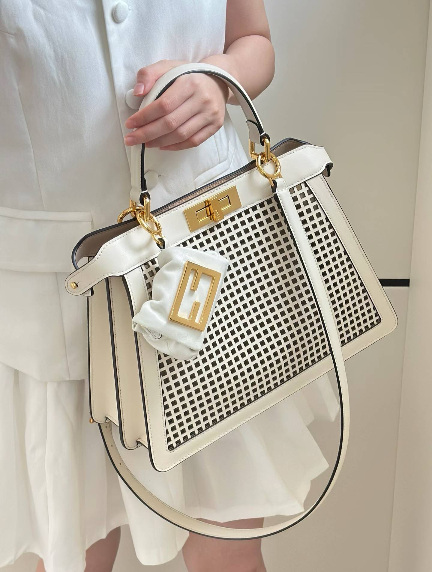 Fendi Peekaboo ISeeU Medium view 9