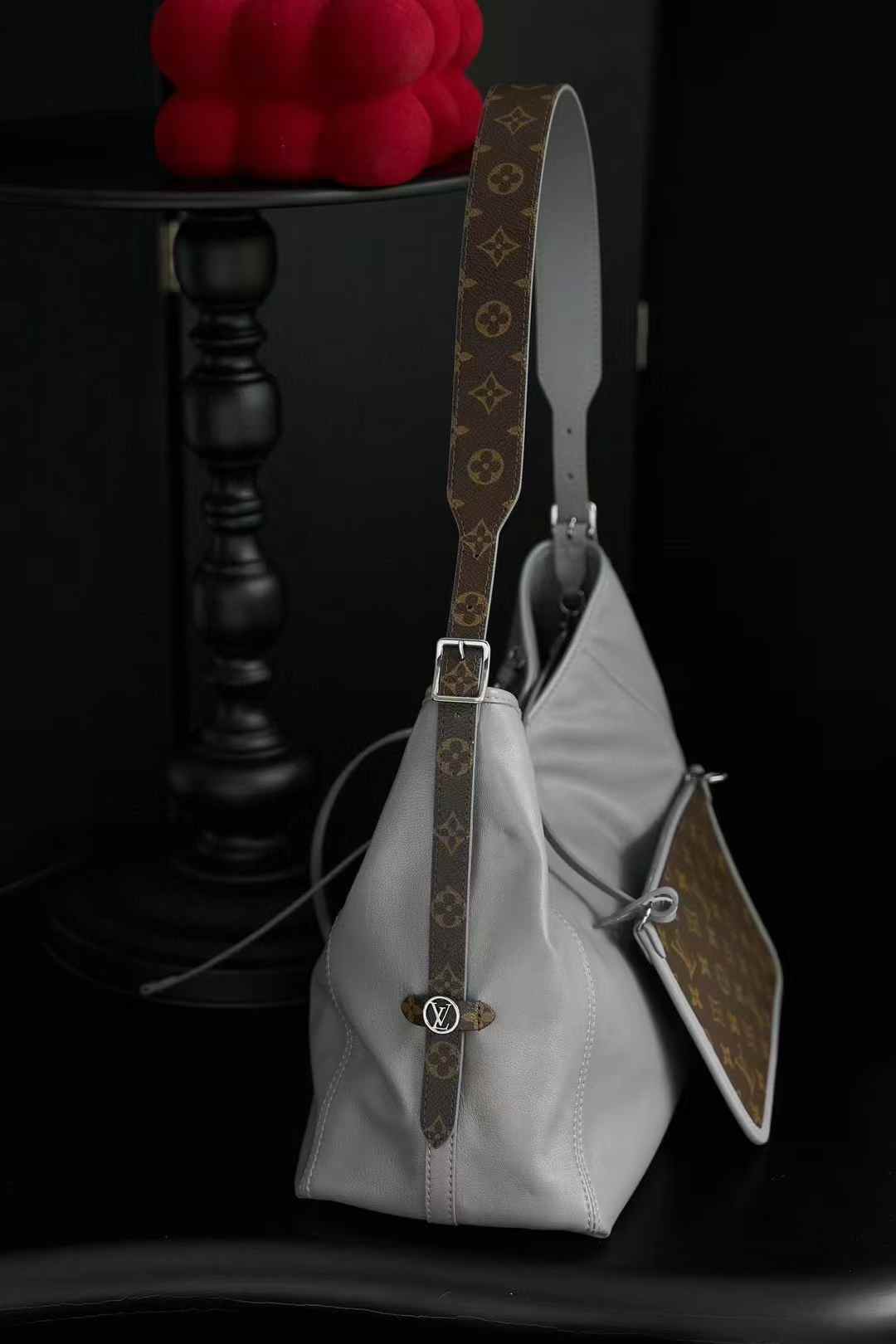 Louis Vuitton CarryAll Vibe MM Bag M12583 view 3