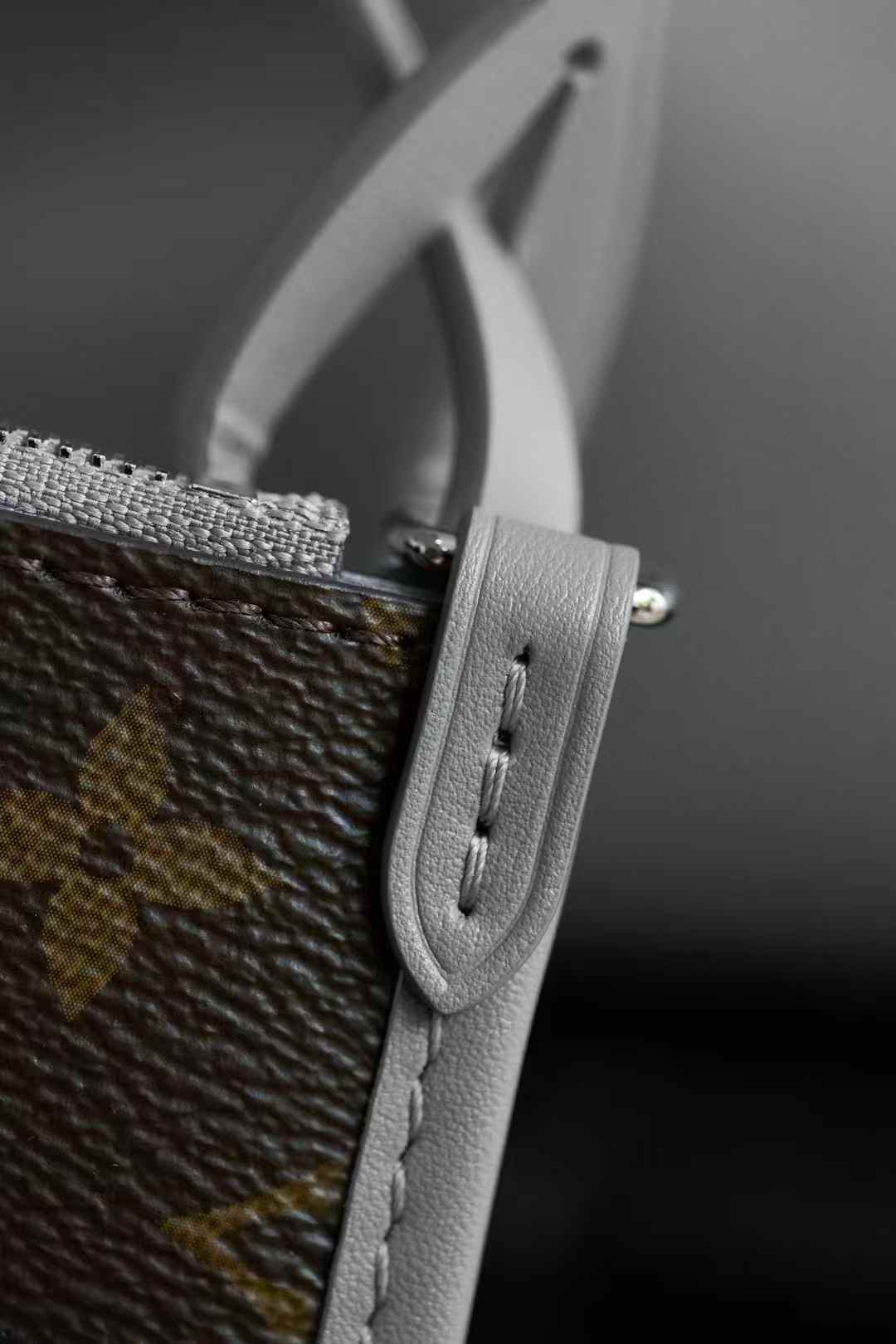Louis Vuitton CarryAll Vibe MM Bag M12583 view 7