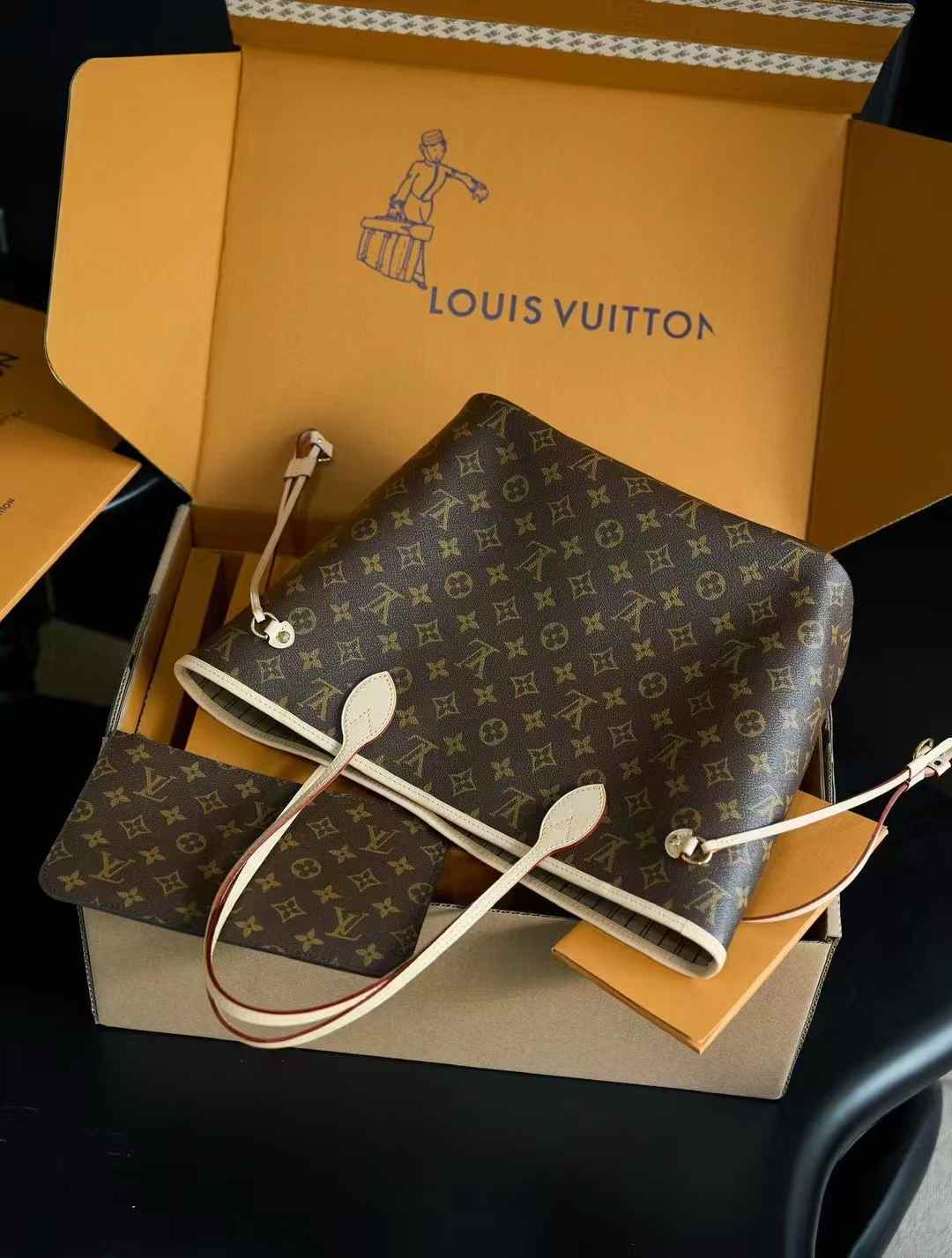Louis Vuitton Neverfull PM M46975 view 2