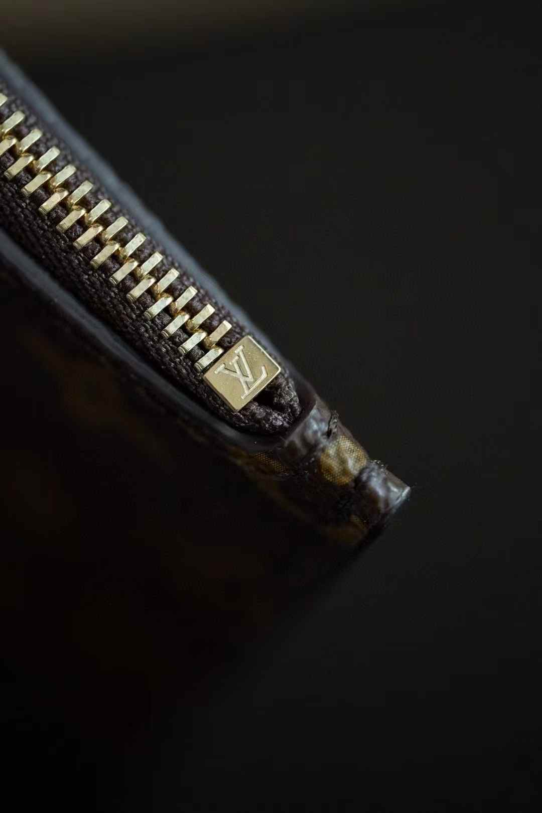 Louis Vuitton Neverfull PM M46975 view 6