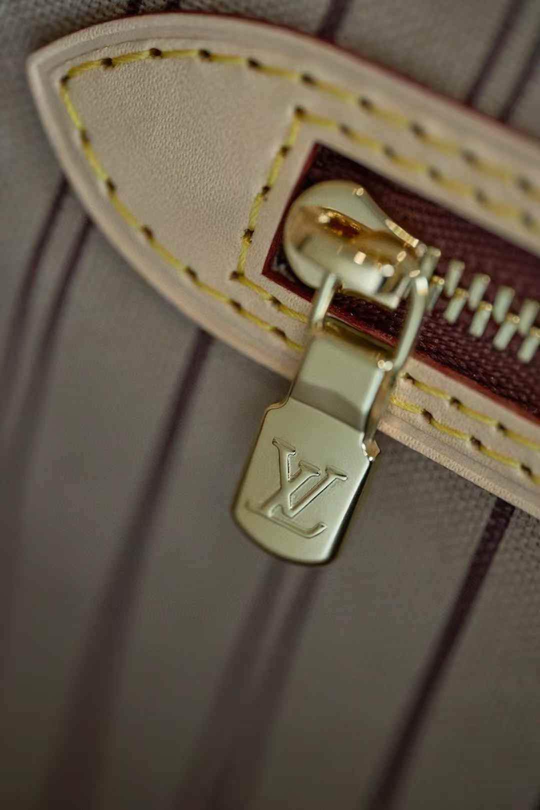 Louis Vuitton Neverfull PM M46975 view 7