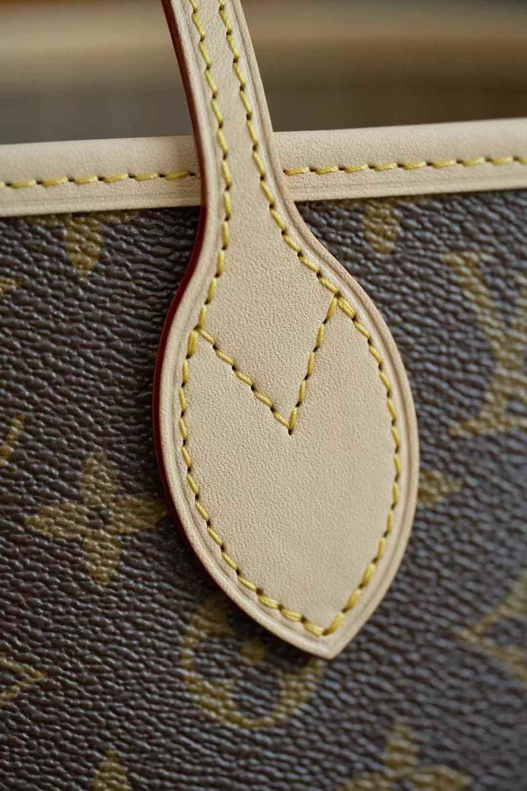 Louis Vuitton Neverfull PM M46975 view 8