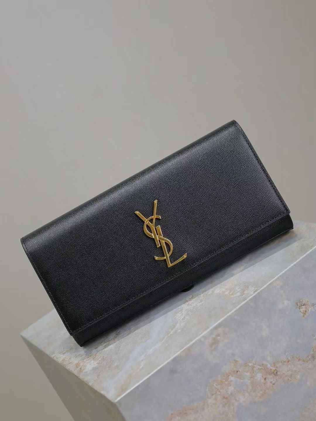 Saint Laurent CLASSIC KATE Handbag view 3