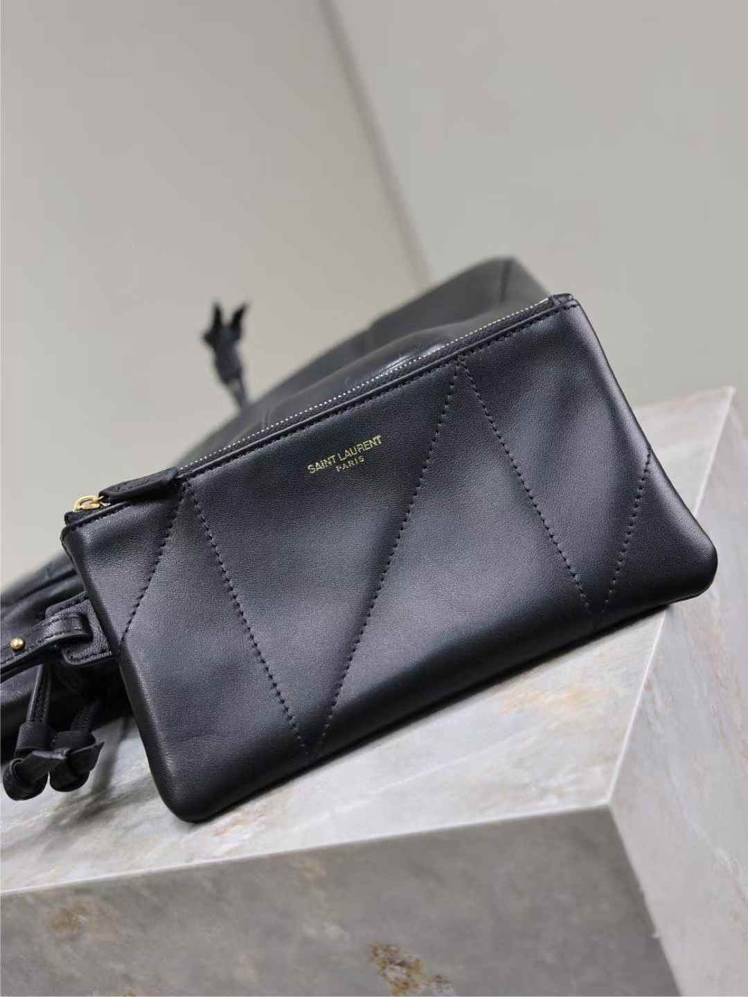 Saint Laurent jamie shopping bag in lambskin view 4