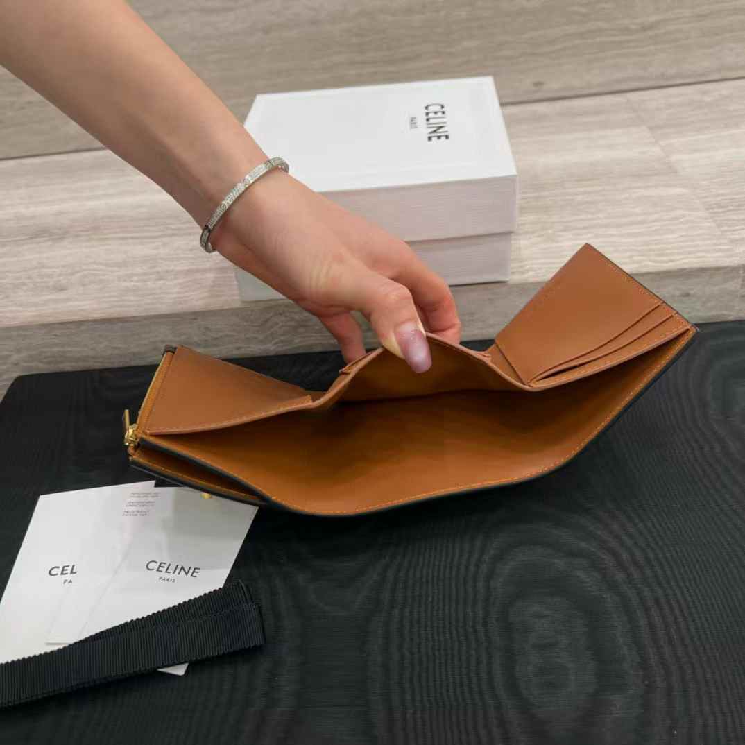 Celine Accordeon Card Holder In Supple Grained Calfskin view 6