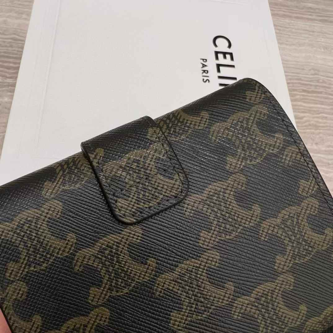 Celine Accordeon Card Holder In Supple Grained Calfskin view 8