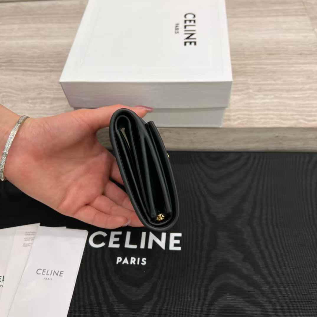 Celine Accordeon Card Holder In Supple Grained Calfskin view 3