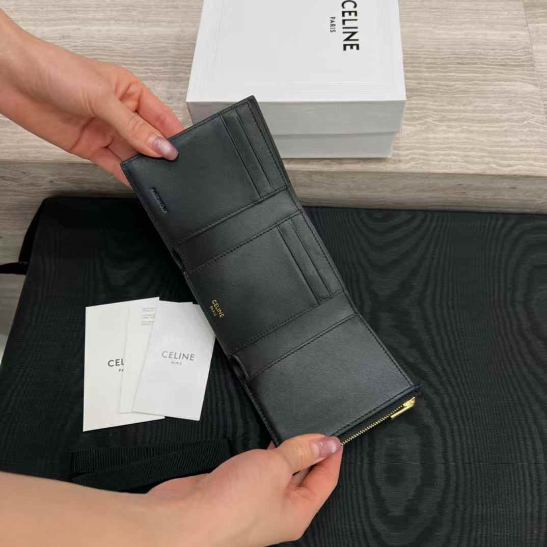 Celine Accordeon Card Holder In Supple Grained Calfskin view 5