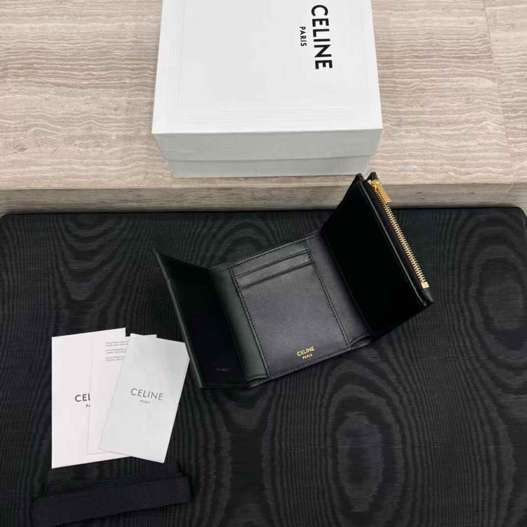 Celine Accordeon Card Holder In Supple Grained Calfskin view 8